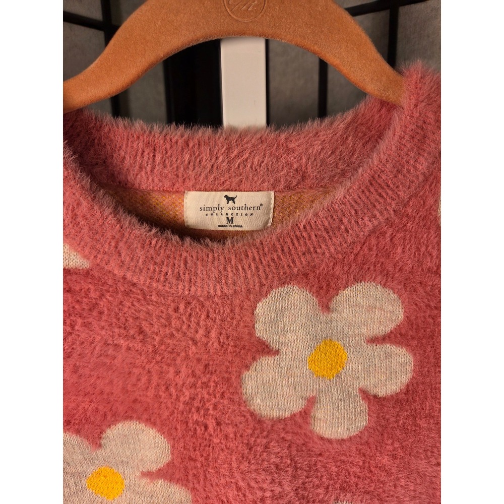 Simply Southern Pink Daisy Floral Eyelash Knit Fuzzy Sweater Womens Medium - Picture 3 of 6